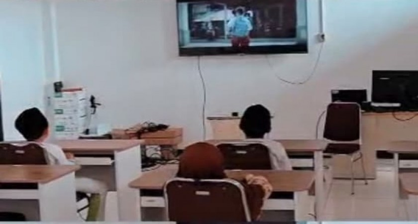 Kegiatan Menonton Film Edukatif