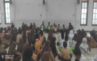 Jumat Religi MI Asshomadiyah Bersholawat